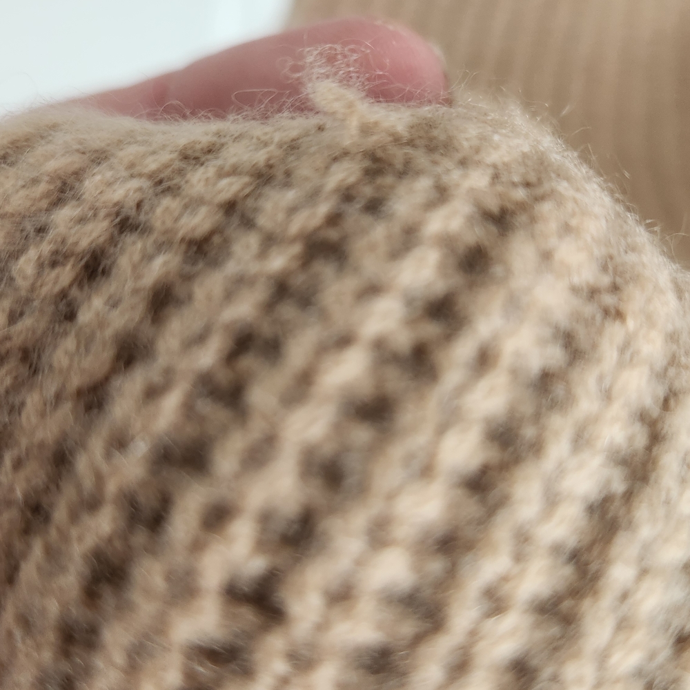 Mongolian Cashmere Fisherman Crewneck Sweater - Picture 7 of 9